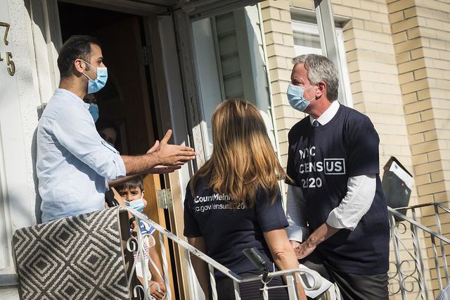 Mayor Bill de Blasio and NYC Census 2020 Director Julie Menin go door-knocking to encourage New Yorkers to complete the census in South Richmond Hill, Queens on Wednesday, July 29, 2020.